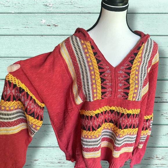 Easel Crimson Hooded Knit Sweater - Picture 8 of 16